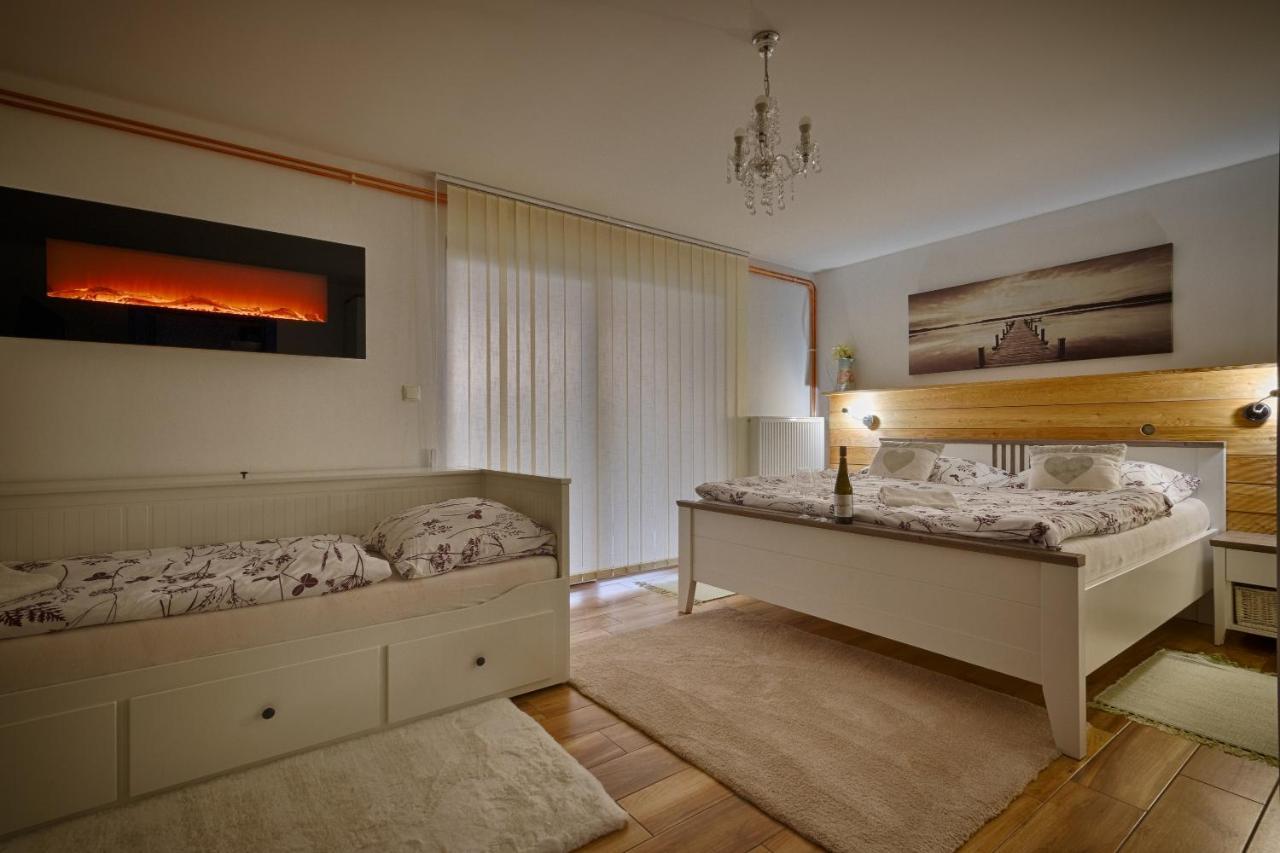 Chalupa Ceska Kanada Pension Dobrohor Buitenkant foto